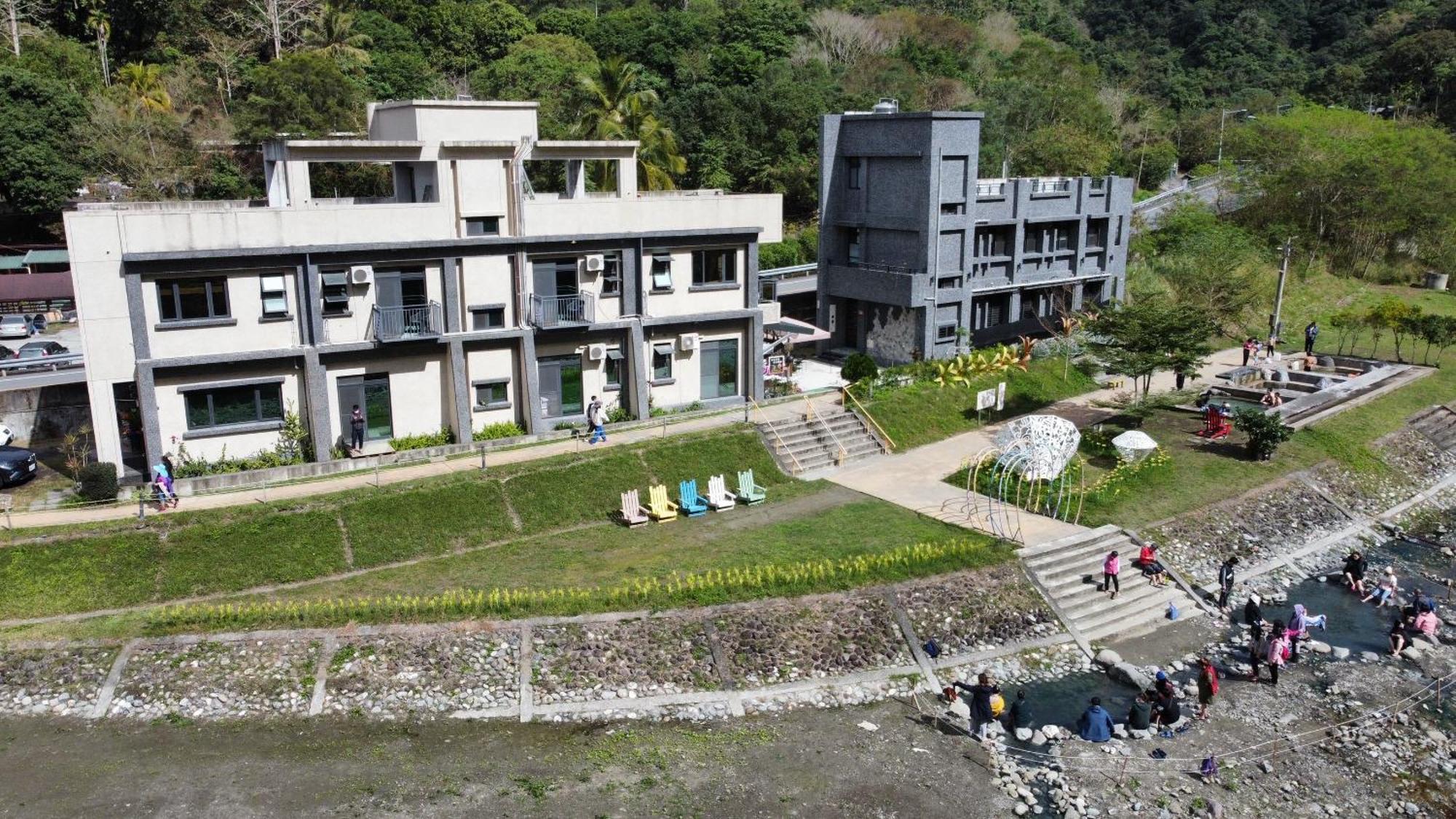 Ferienwohnung Antong Creekside Hot Spring Yuli Exterior foto